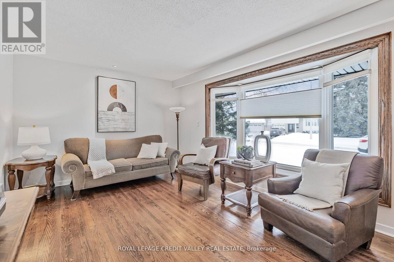 36 Lockton Crescent, Brampton, Ontario  L6W 1C3 - Photo 10 - W12044543