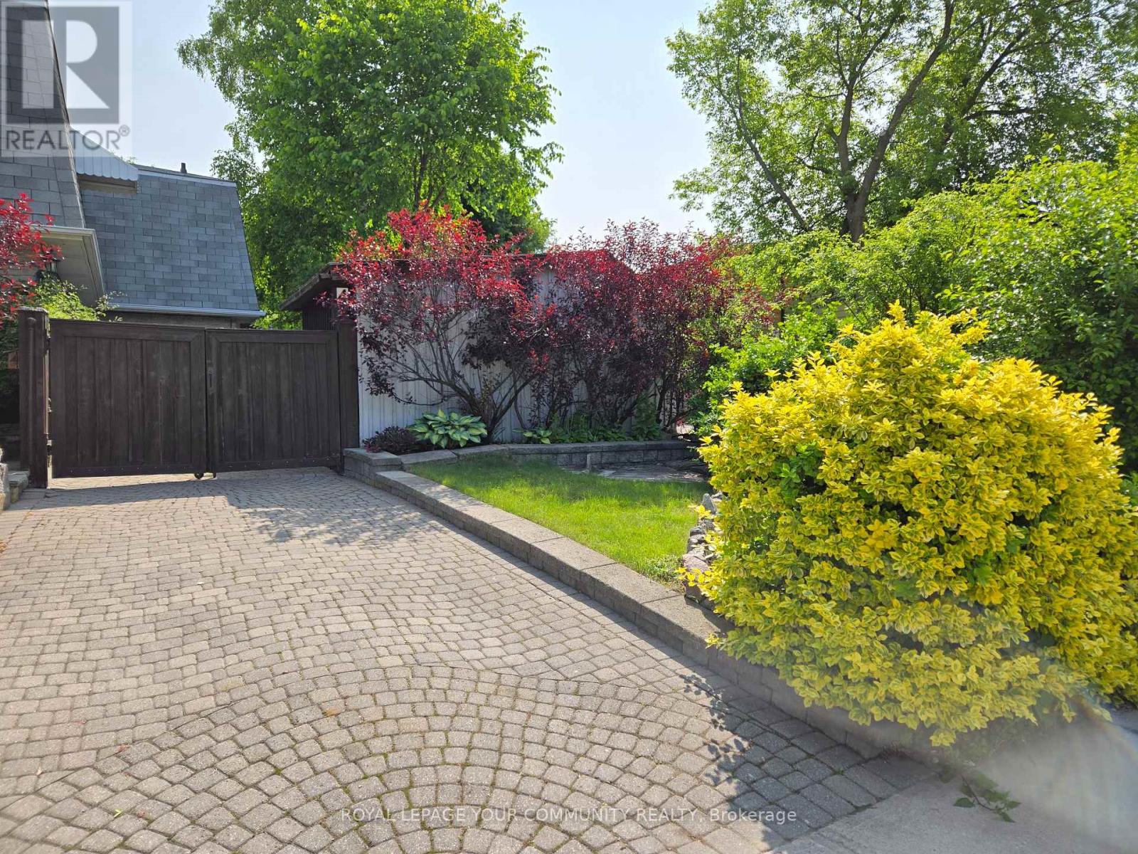 4 Kitsilano Crescent, Richmond Hill (North Richvale), Ontario  L4C 5A5 - Photo 28 - N12188419