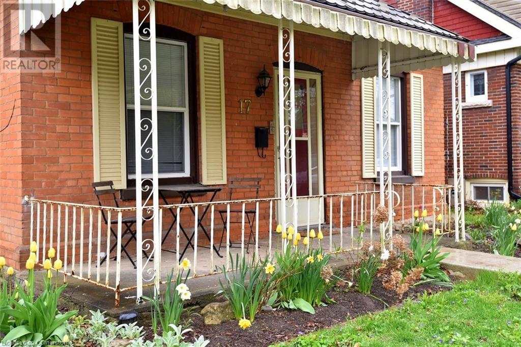 17 Market Street N, Dundas, Ontario  L9H 2Y2 - Photo 3 - 40725832