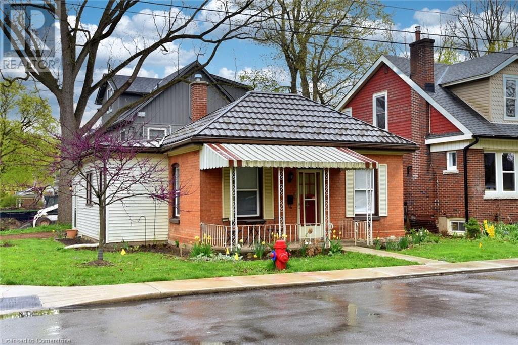 17 Market Street N, Dundas, Ontario  L9H 2Y2 - Photo 2 - 40725832