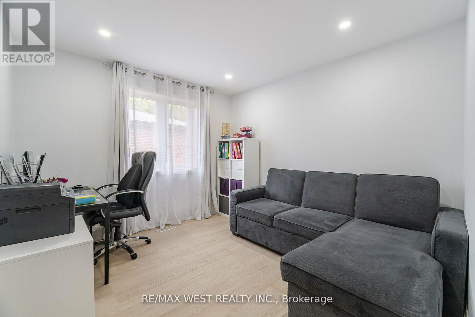 50 Bruce Farm Drive, Toronto, Ontario  M2H 1G5 - Photo 20 - C12172745