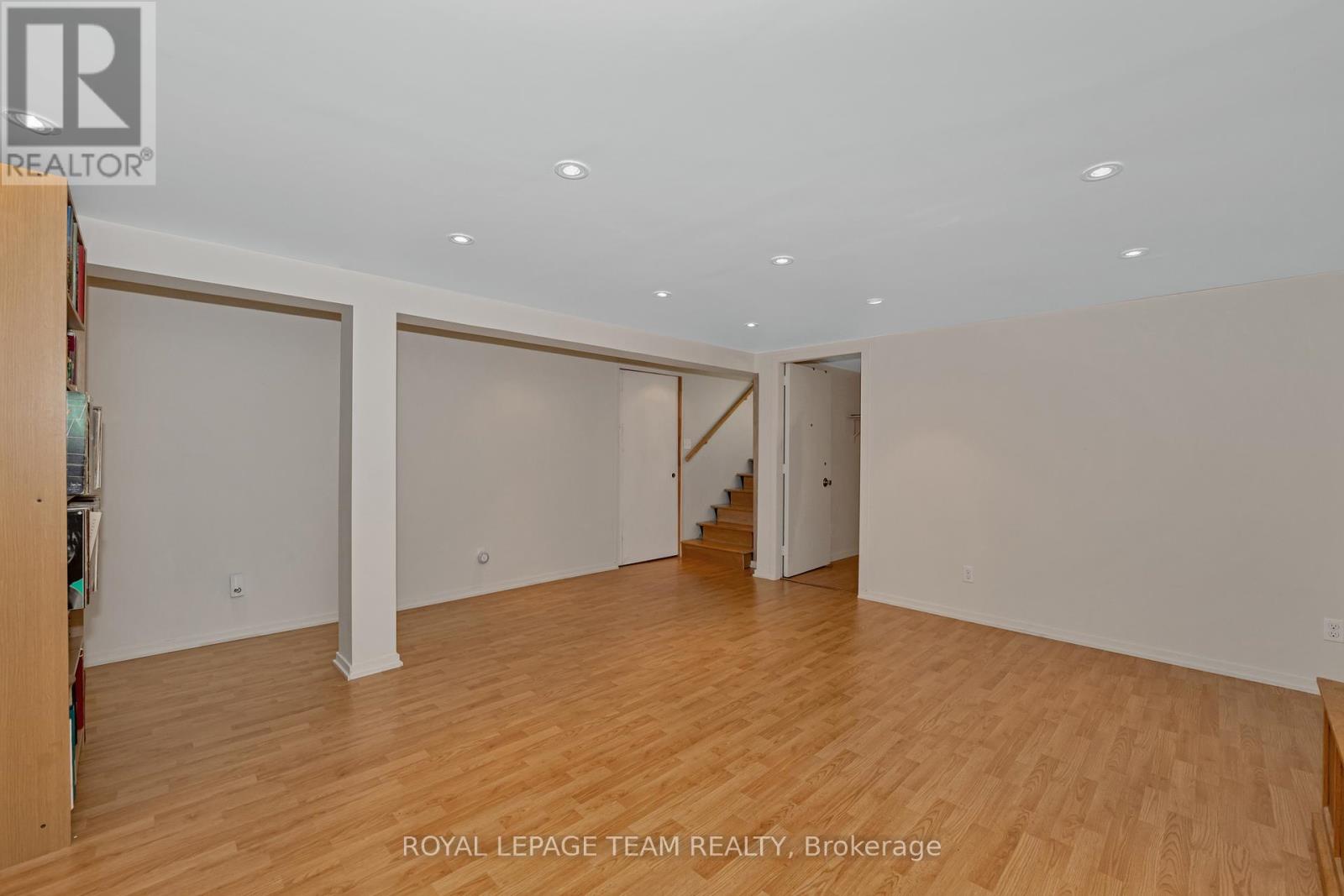 1443 Rainbow Crescent, Ottawa, Ontario  K1J 8E3 - Photo 23 - X12121177
