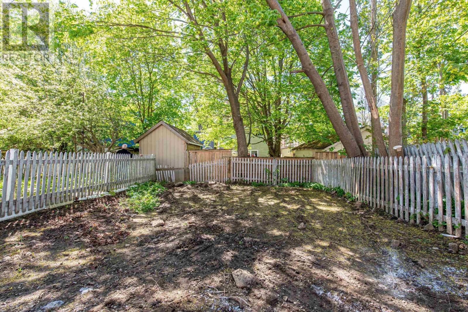 6254 Allan Street, Halifax, Nova Scotia  B3L 1G9 - Photo 38 - 202512019