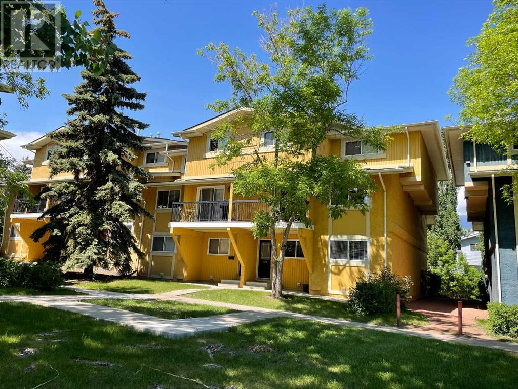 108, 2200 Woodview Drive Sw, Calgary, Alberta  T2W 3N6 - Photo 1 - A2185533