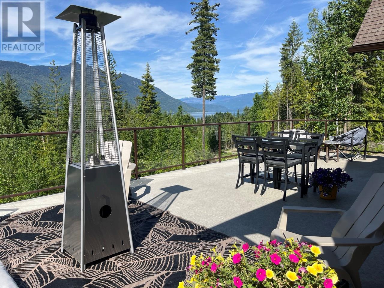 4784 Ivy Road, Eagle Bay, BC V0E1T0