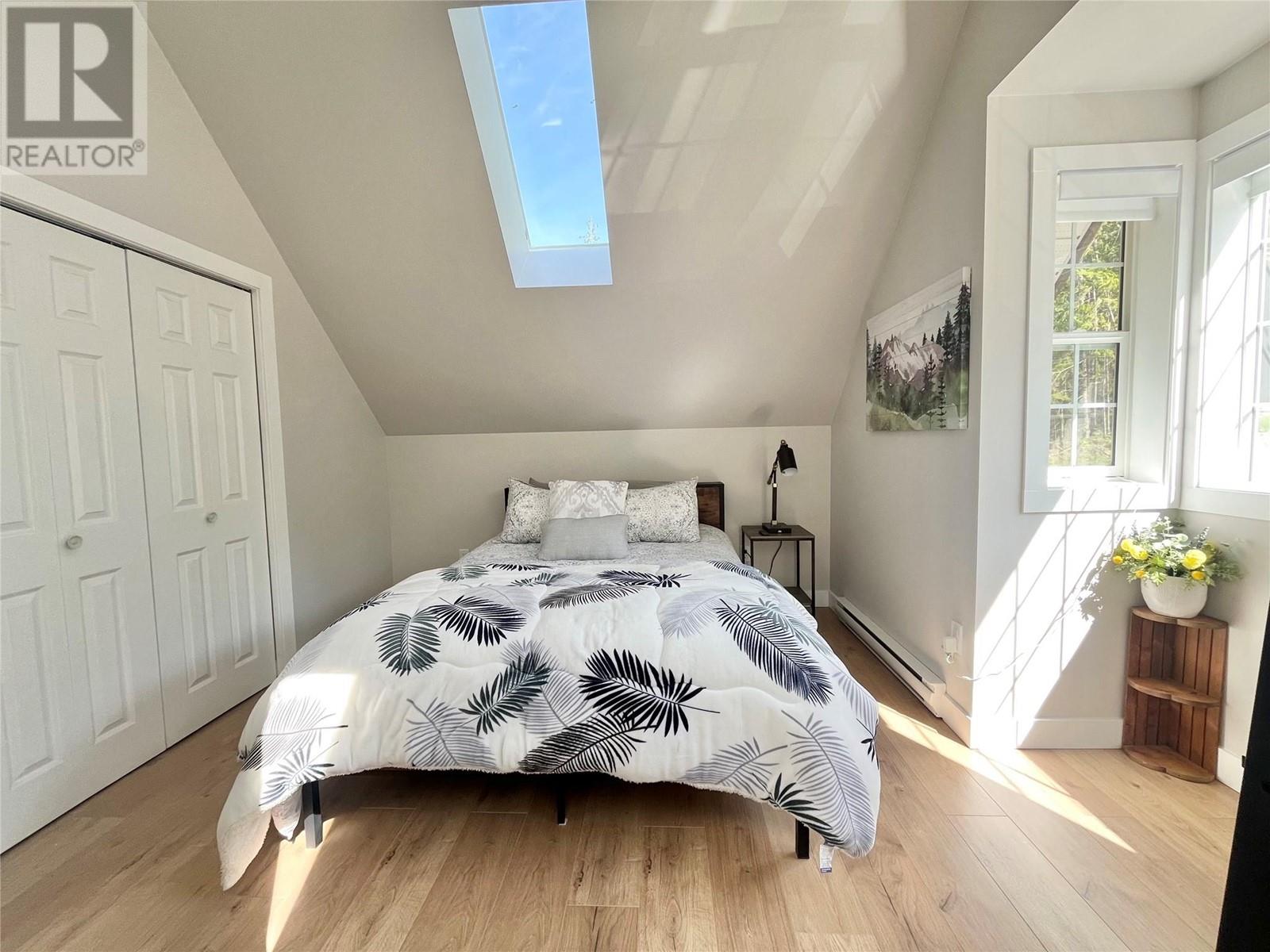 4784 Ivy Road, Eagle Bay, BC V0E1T0