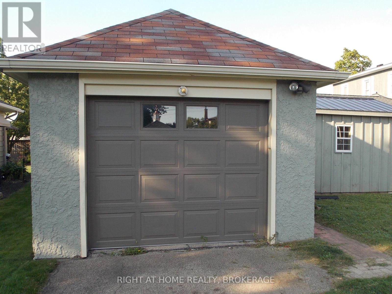 57 Edgar Street, Welland, Ontario  L3C 1S6 - Photo 35 - X12108288