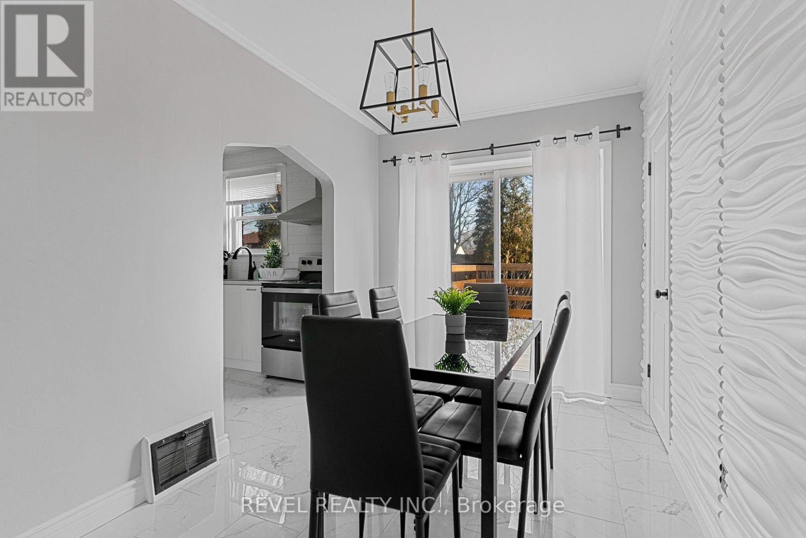 Main - 783 Queensdale Avenue E, Hamilton, Ontario  L8V 1M7 - Photo 6 - X12079201