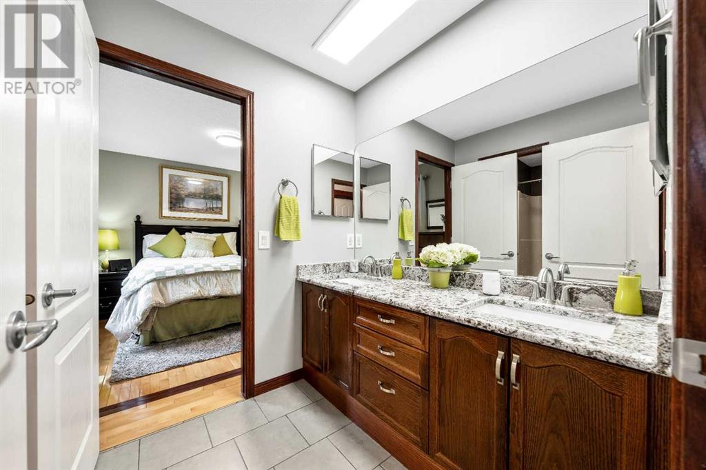 72 Strathridge Close Sw, Calgary, Alberta  T3H 4J3 - Photo 37 - A2222549