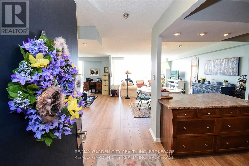 509 - 162 Martindale Road W, St. Catharines (Grapeview), Ontario  L2S 3S4 - Photo 3 - X12189136