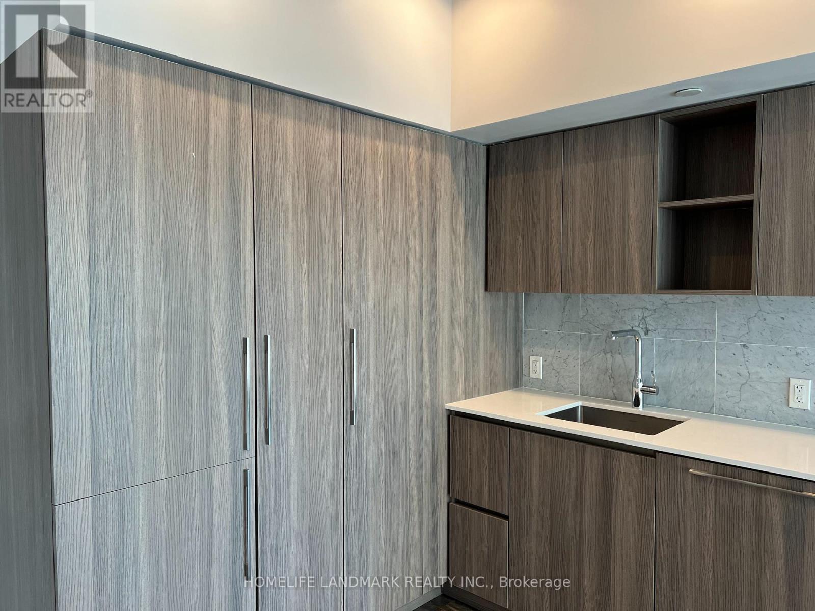 2510 - 19 Bathurst Street, Toronto, Ontario  M5V 0N2 - Photo 5 - C12188955