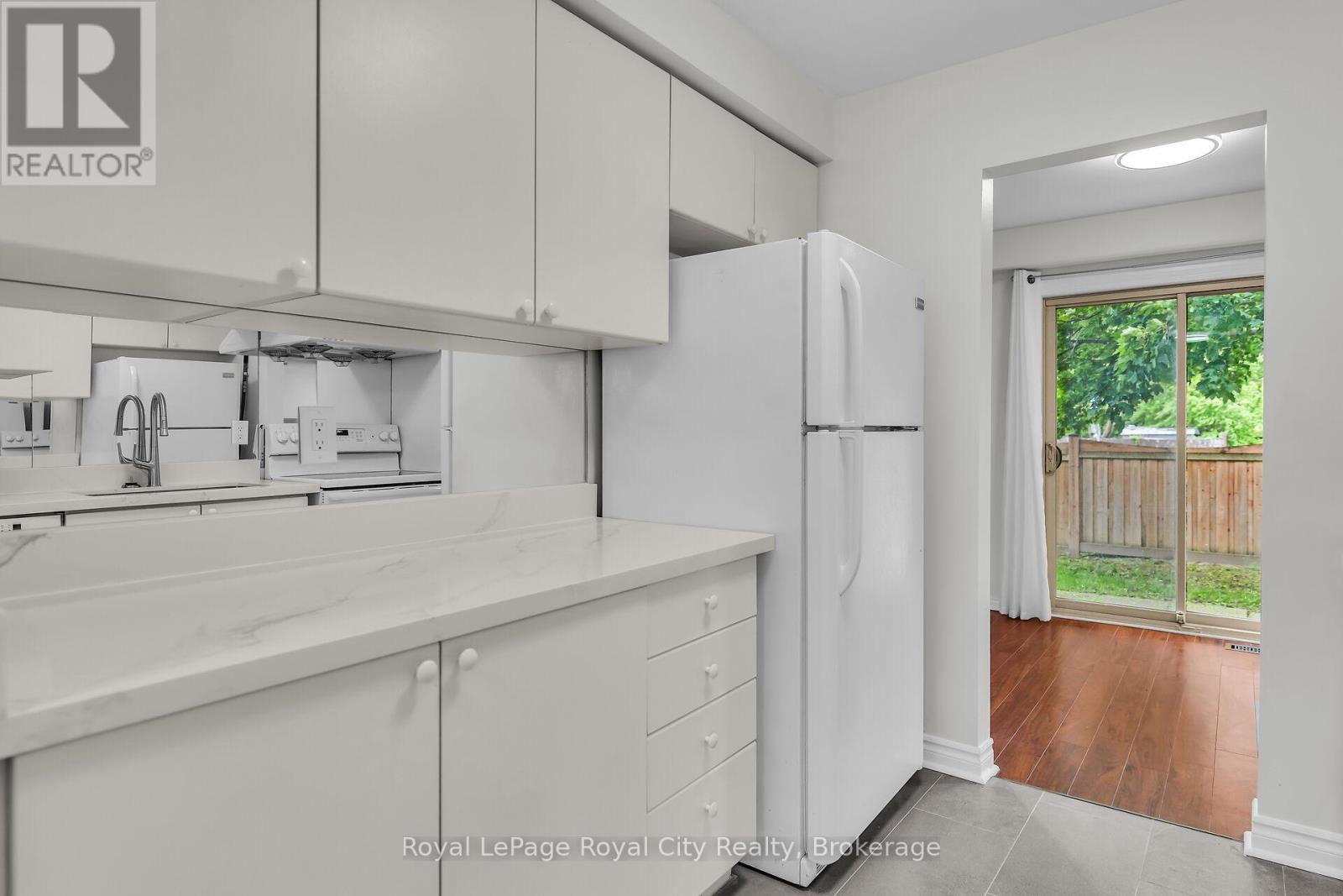 Property at 125 - 302 COLLEGE AVENUE image 4