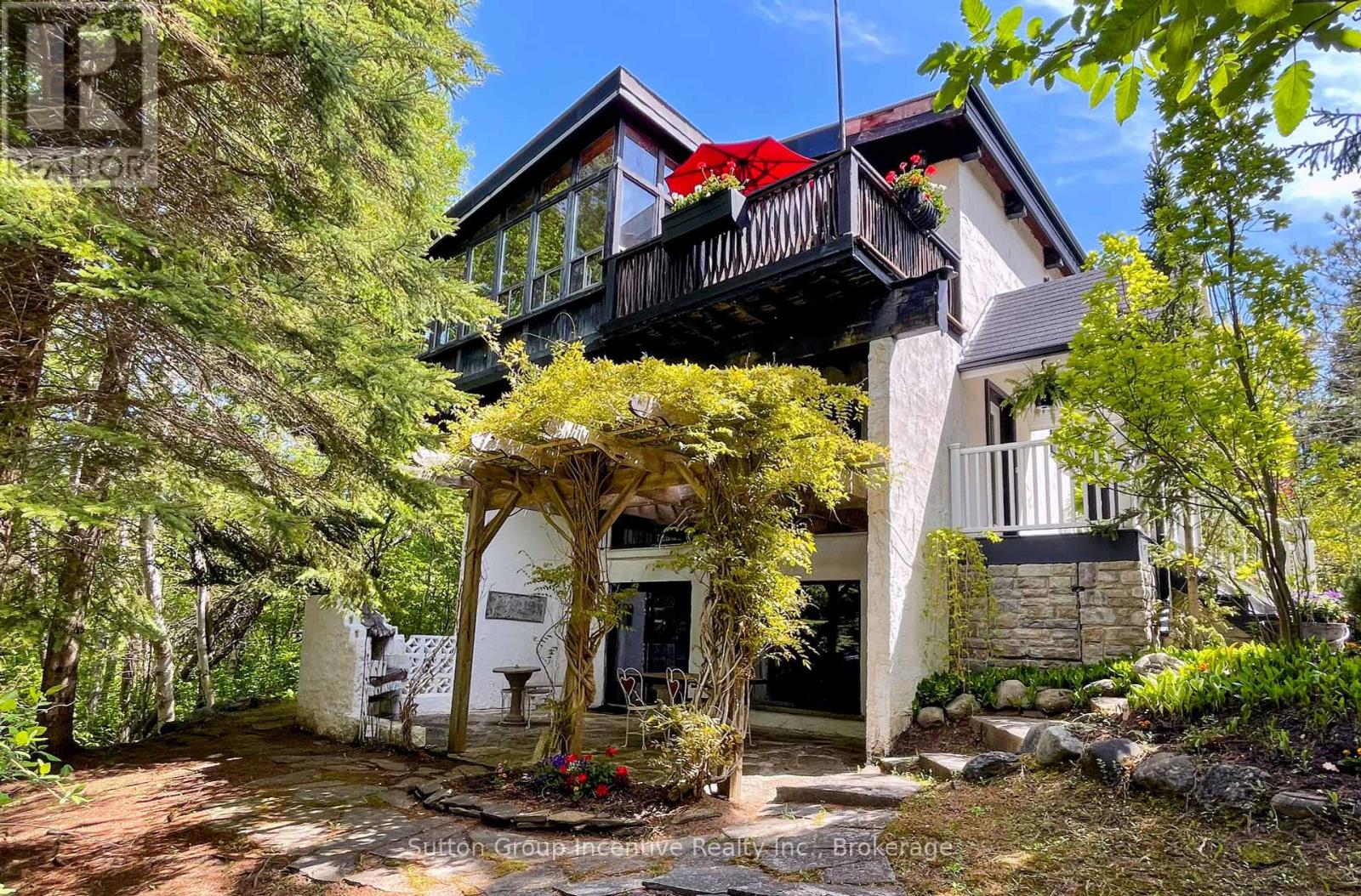 Property at 187 ARLBERG CRESCENT image 3