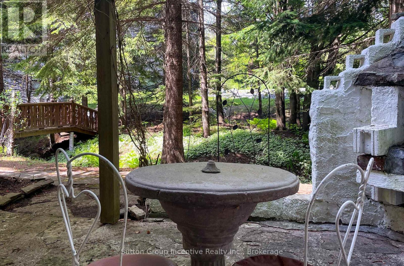 187 Arlberg Crescent, Blue Mountains, Ontario  L9Y 0M1 - Photo 6 - X12189243