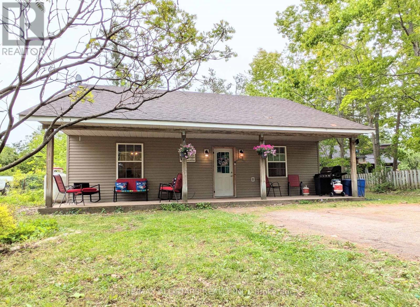 Property at 2 OAKWOOD DRIVE image 1