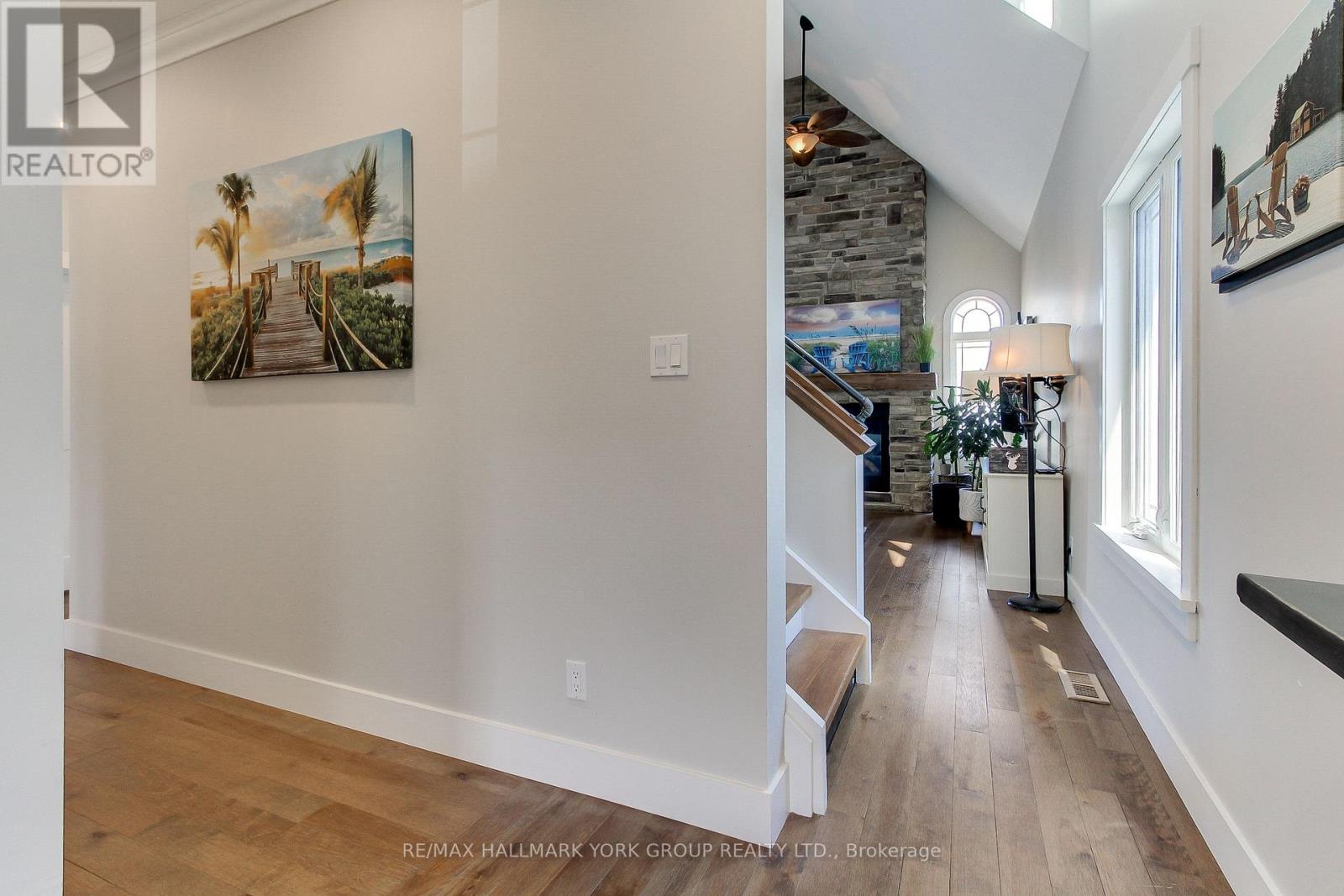 303 Lake Drive East Drive, Georgina, Ontario  L0E 1S0 - Photo 6 - N12188974