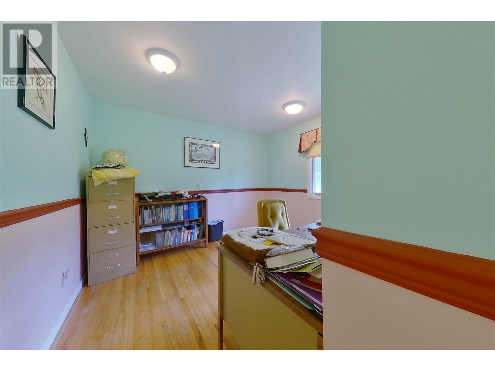 Property at 911 Ibbitson Street image 3