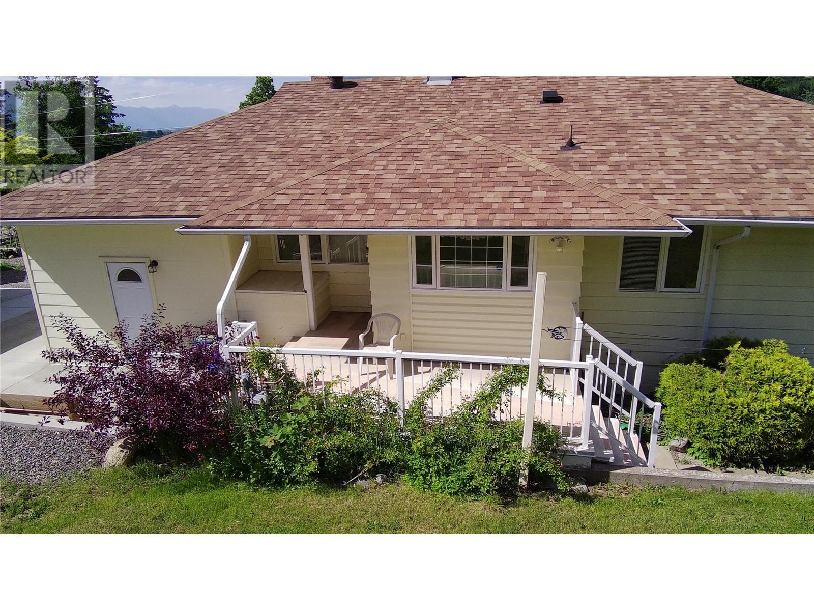 911 Ibbitson Street, Creston, BC V0B1G4