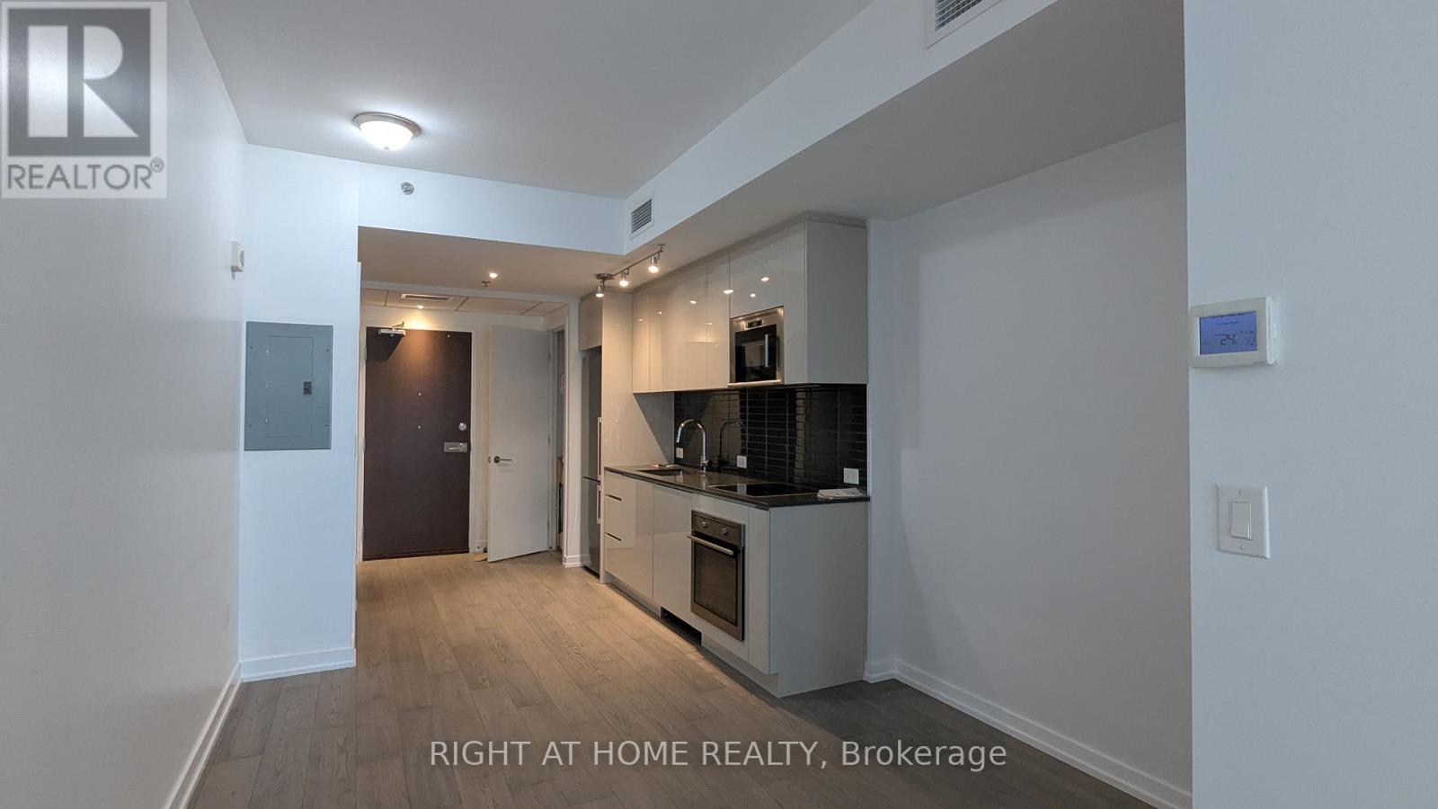 906 - 199 Slater Street S, Ottawa, Ontario  K1P 0A8 - Photo 5 - X12189056