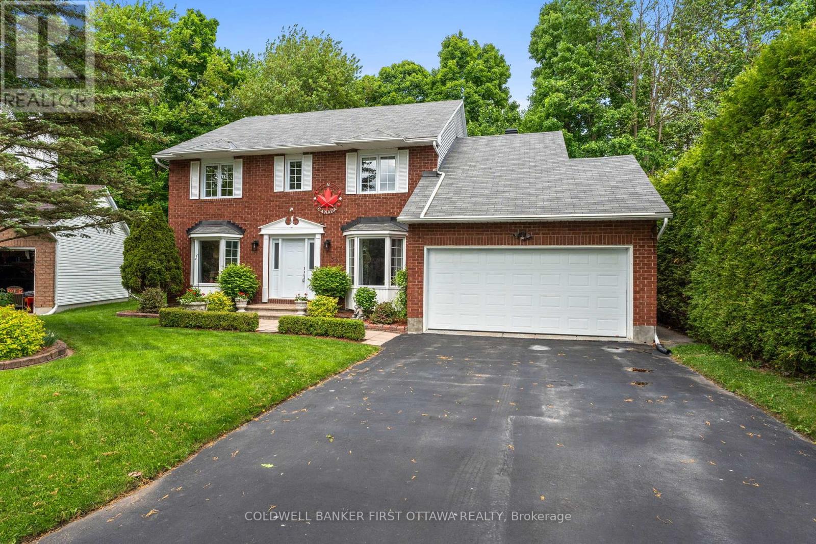 152 Tweed Crescent, Russell, Ontario  K4R 1A4 - Photo 2 - X12189105