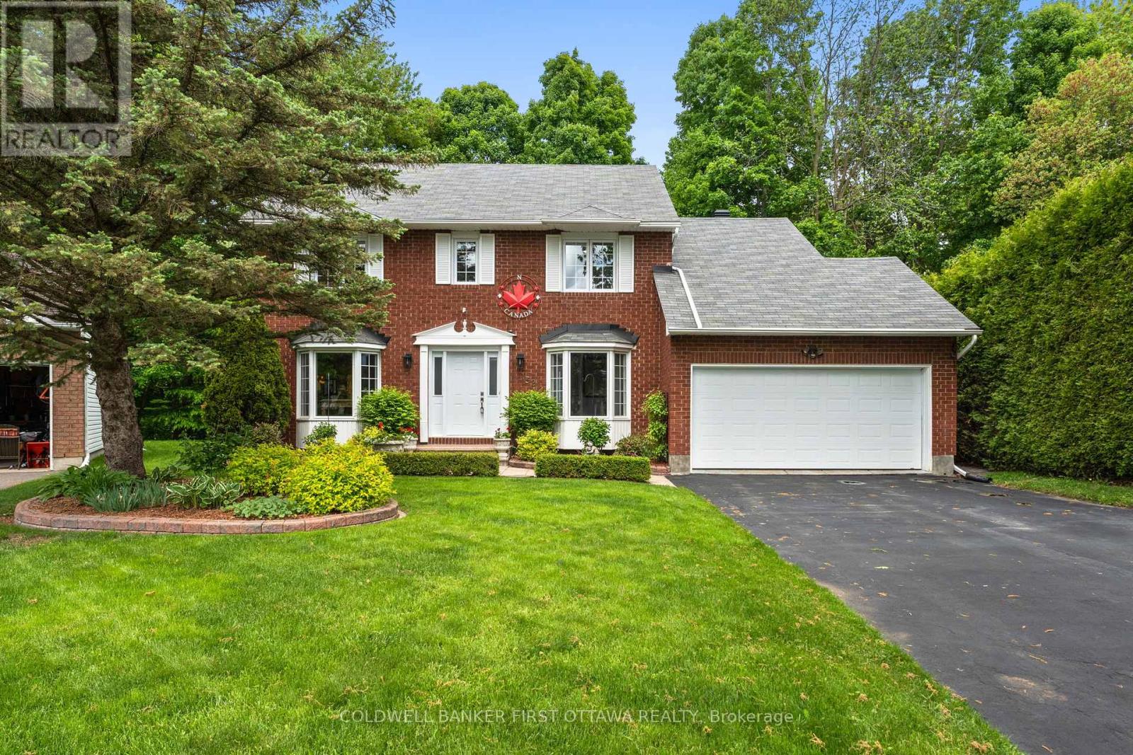 152 Tweed Crescent, Russell, Ontario  K4R 1A4 - Photo 3 - X12189105