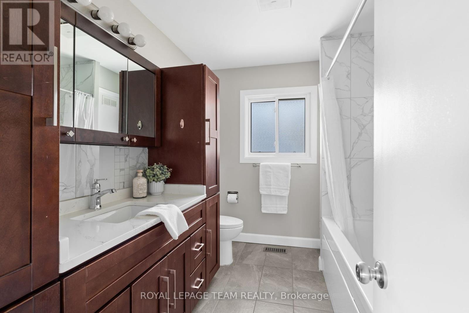 1250 Peden Boulevard, Brockville, Ontario  K6V 5Y5 - Photo 18 - X12189246