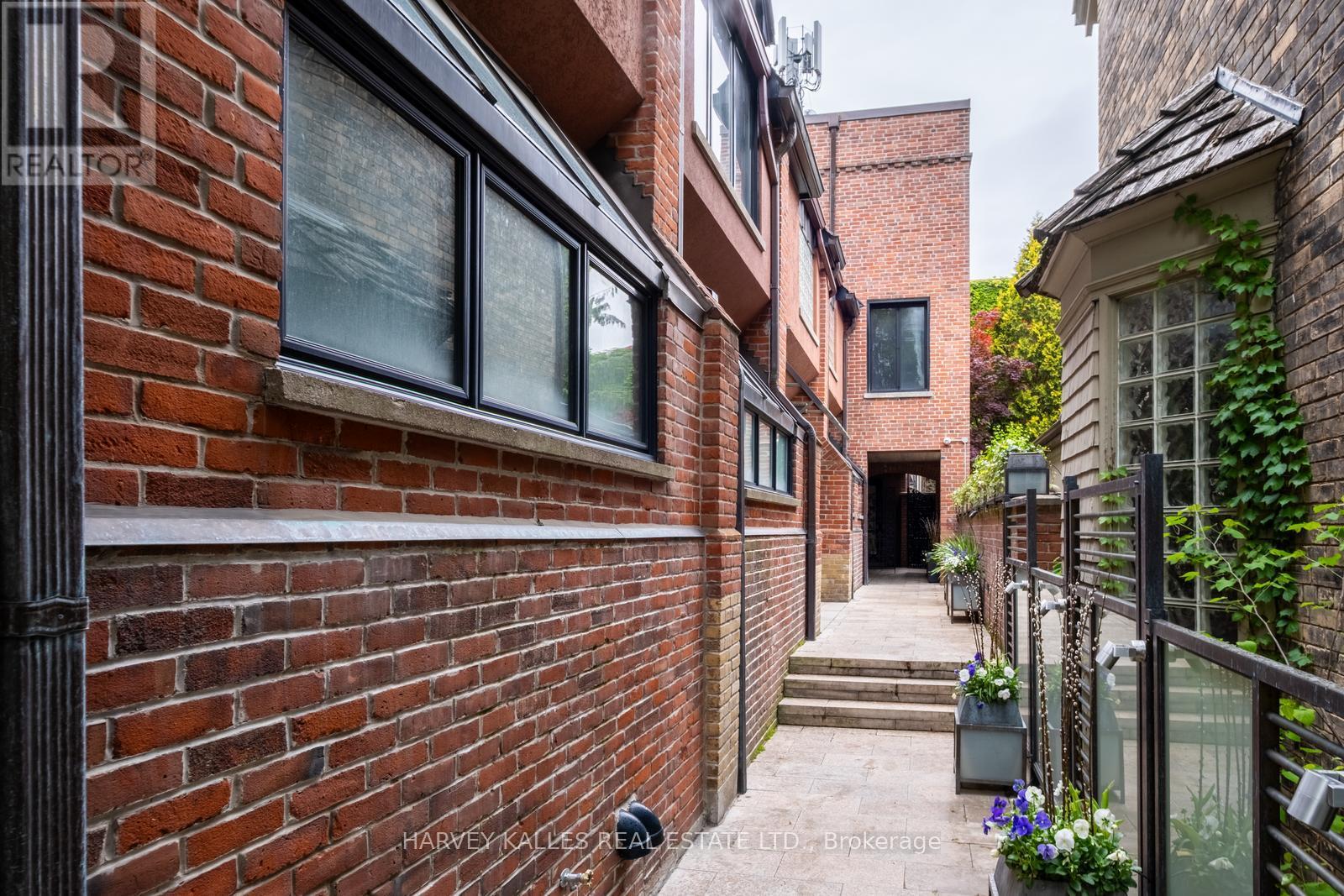 3 - 12 Macpherson Avenue, Toronto (Annex), Ontario  M5R 1W8 - Photo 48 - C12189068