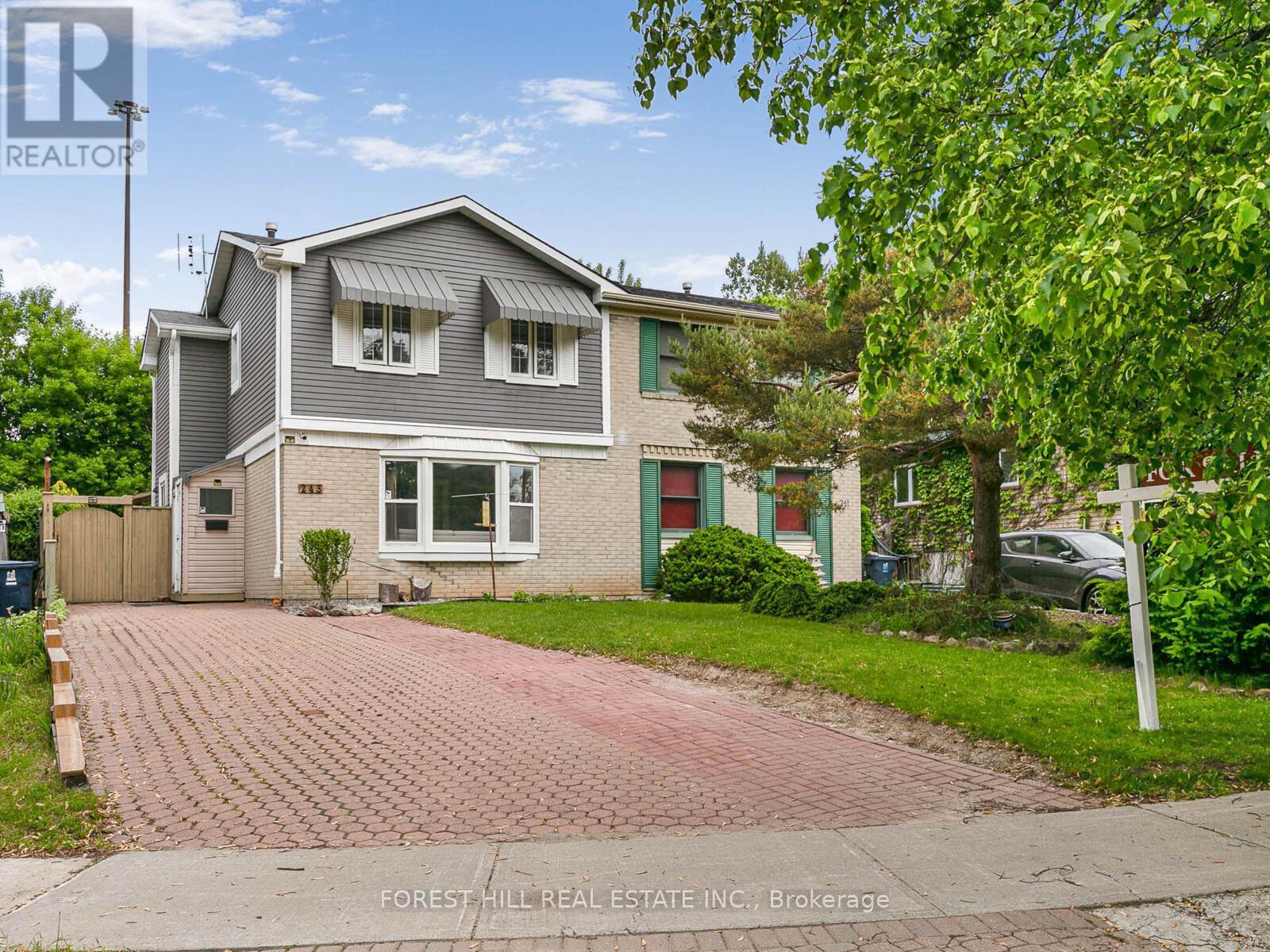 243 Hollyberry Trail, Toronto, Ontario  M2H 2P3 - Photo 1 - C12189100
