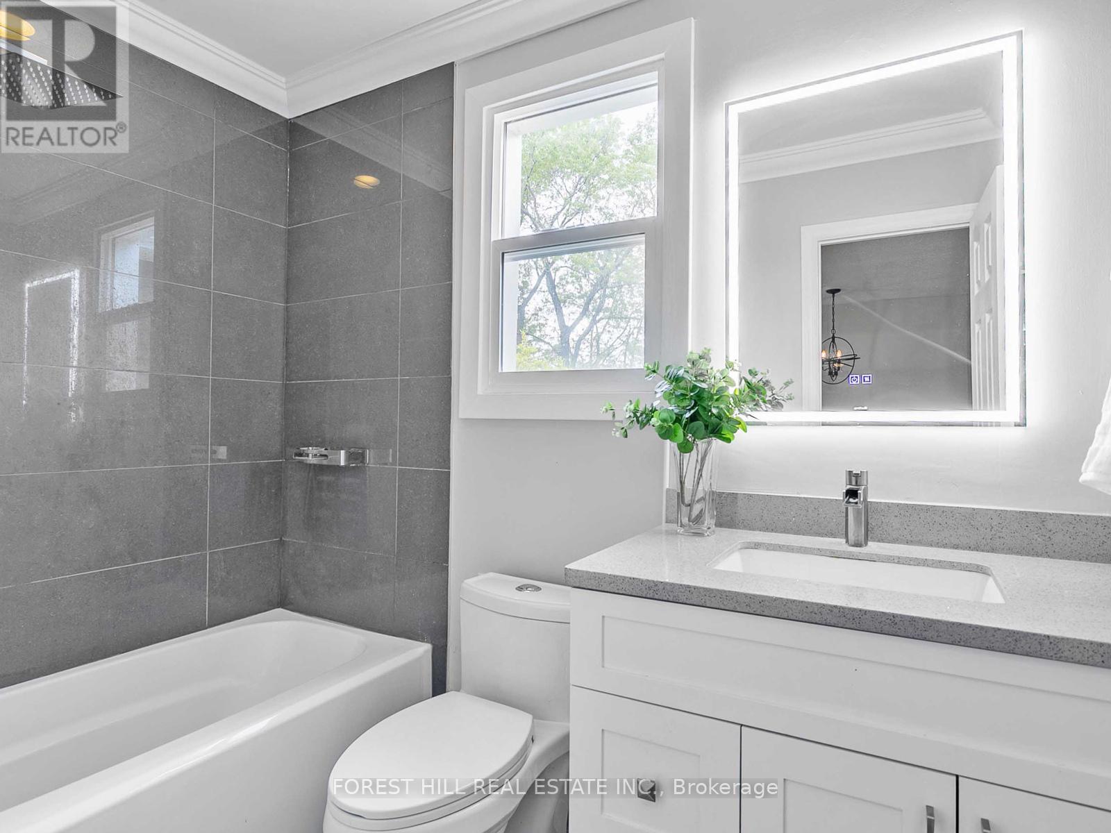 243 Hollyberry Trail, Toronto, Ontario  M2H 2P3 - Photo 24 - C12189100