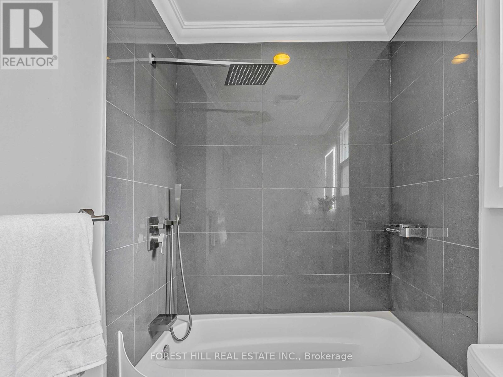 243 Hollyberry Trail, Toronto, Ontario  M2H 2P3 - Photo 25 - C12189100