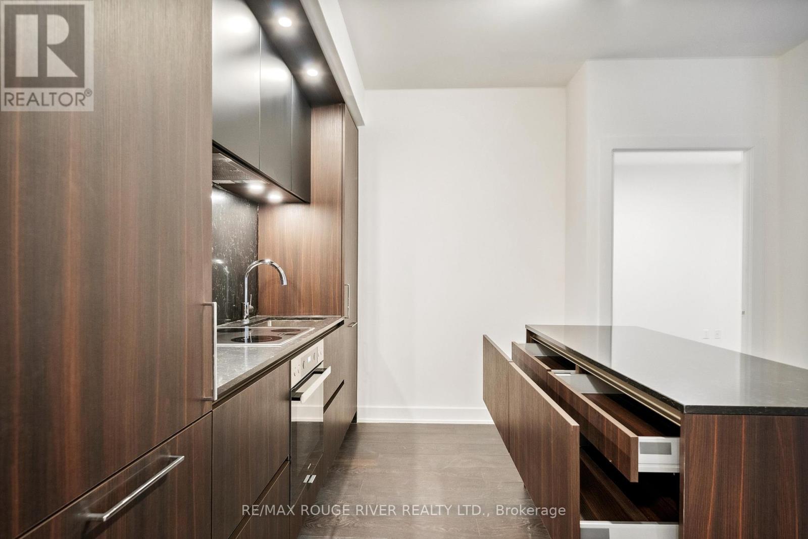 301 - 15 Mercer Street, Toronto, Ontario  M5V 1H2 - Photo 10 - C12189126