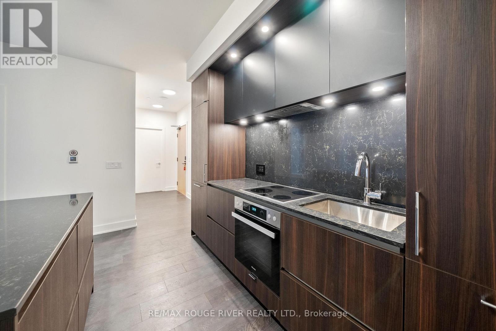 301 - 15 Mercer Street, Toronto, Ontario  M5V 1H2 - Photo 5 - C12189126