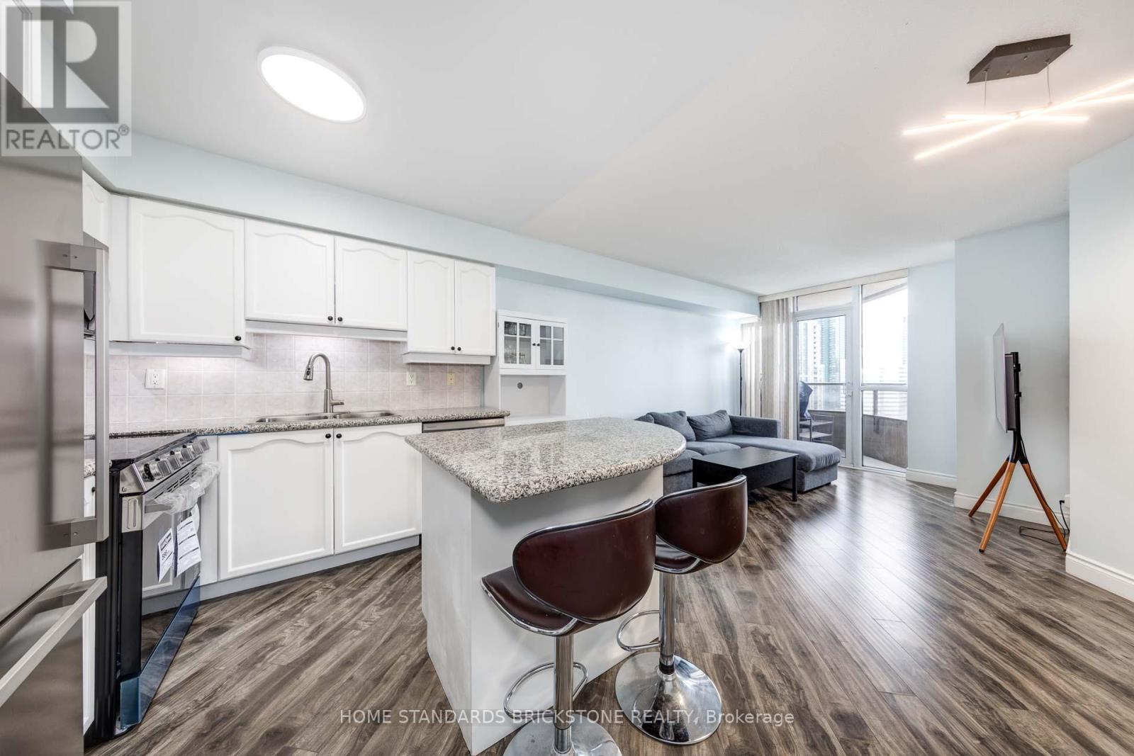 1701 - 78 Harrison Garden Boulevard, Toronto (Willowdale East), Ontario  M2N 7E2 - Photo 3 - C12189128