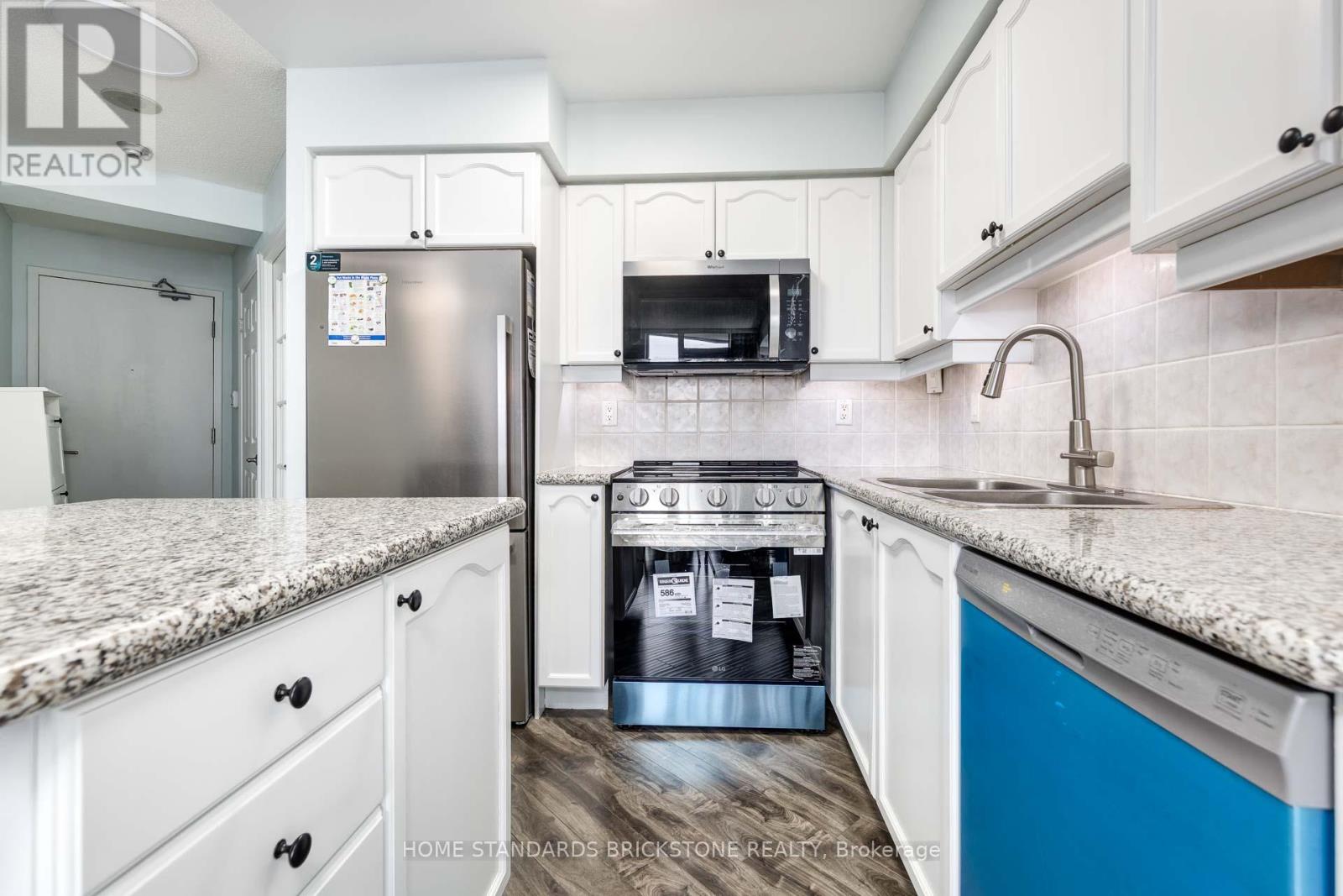 1701 - 78 Harrison Garden Boulevard, Toronto (Willowdale East), Ontario  M2N 7E2 - Photo 4 - C12189128