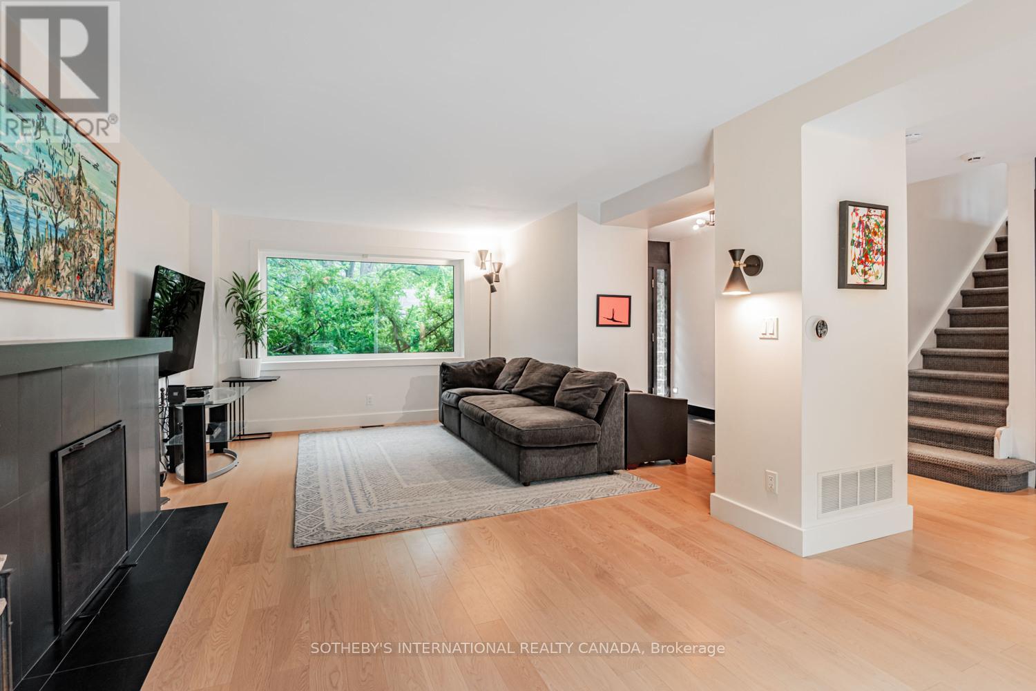34 Killdeer Crescent, Toronto, Ontario  M4G 2W8 - Photo 15 - C12189131