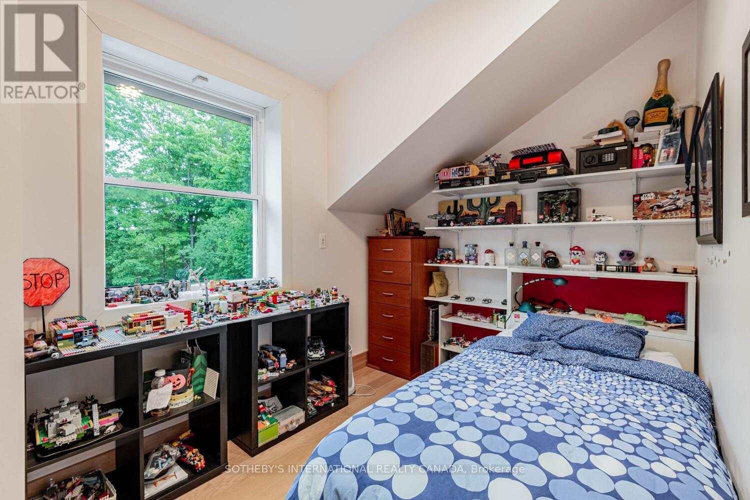 34 Killdeer Crescent, Toronto, Ontario  M4G 2W8 - Photo 24 - C12189131