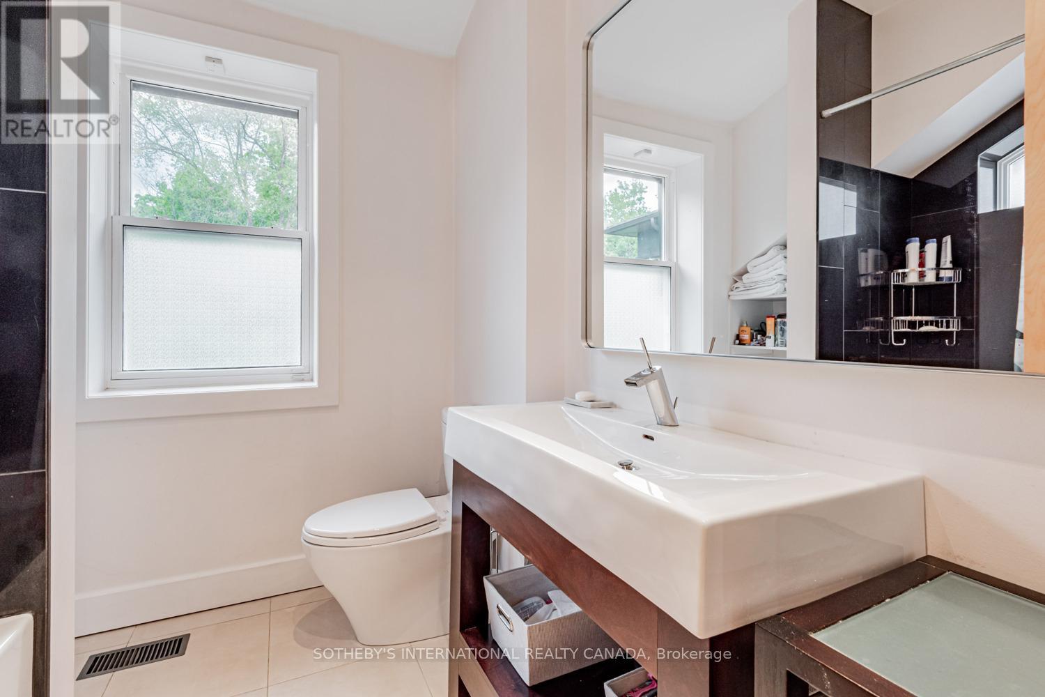 34 Killdeer Crescent, Toronto, Ontario  M4G 2W8 - Photo 25 - C12189131