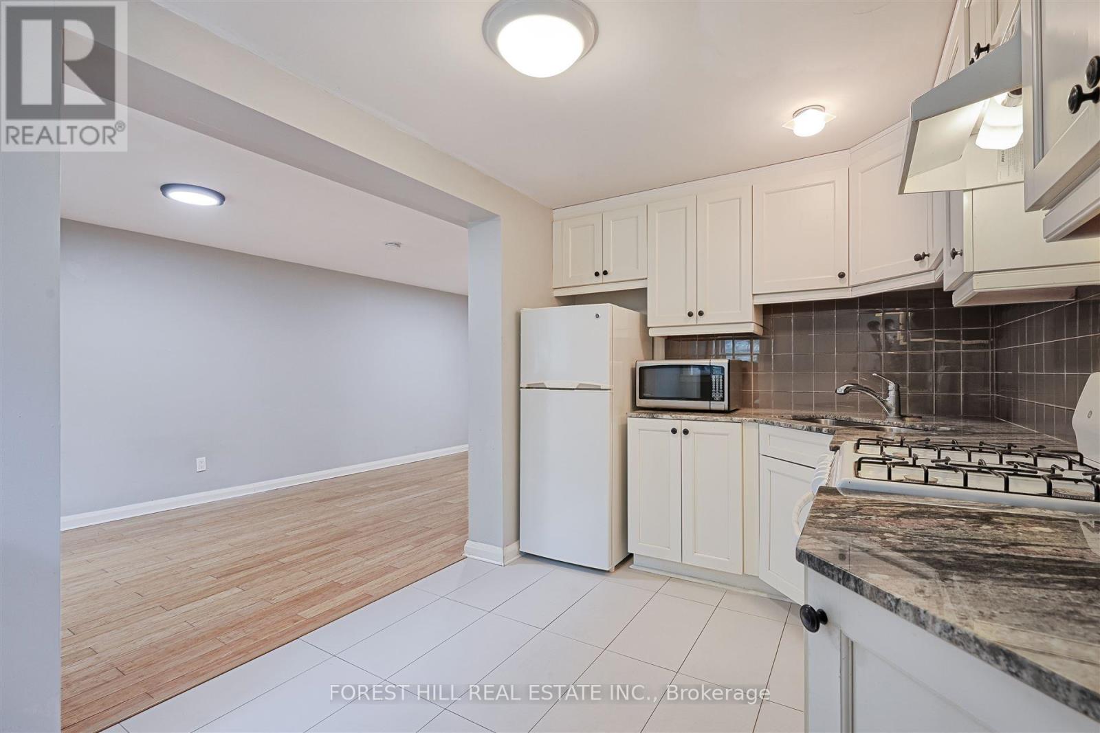 B - 345 Walmer Road, Toronto (Casa Loma), Ontario  M5R 2Y3 - Photo 7 - C12189236