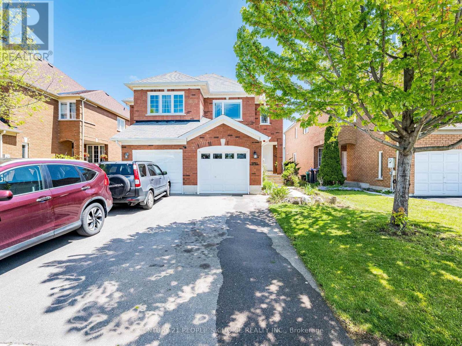 175 Fernforest Drive, Brampton, Ontario  L6R 1L7 - Photo 3 - W12188975