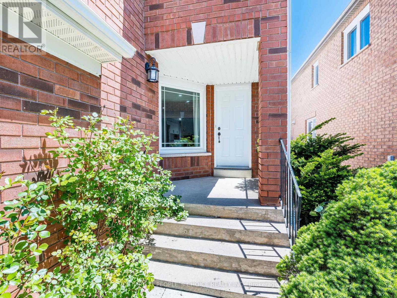 175 Fernforest Drive, Brampton, Ontario  L6R 1L7 - Photo 8 - W12188975