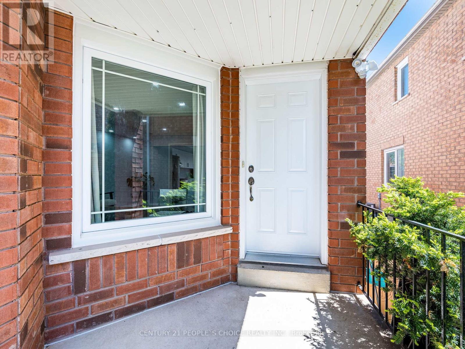 175 Fernforest Drive, Brampton, Ontario  L6R 1L7 - Photo 9 - W12188975