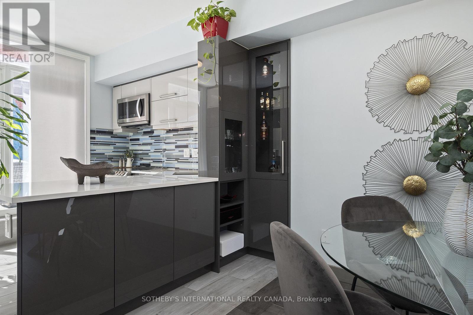 30 Michael Power Place, Toronto (Islington-City Centre West), Ontario  M9A 5G9 - Photo 13 - W12189033
