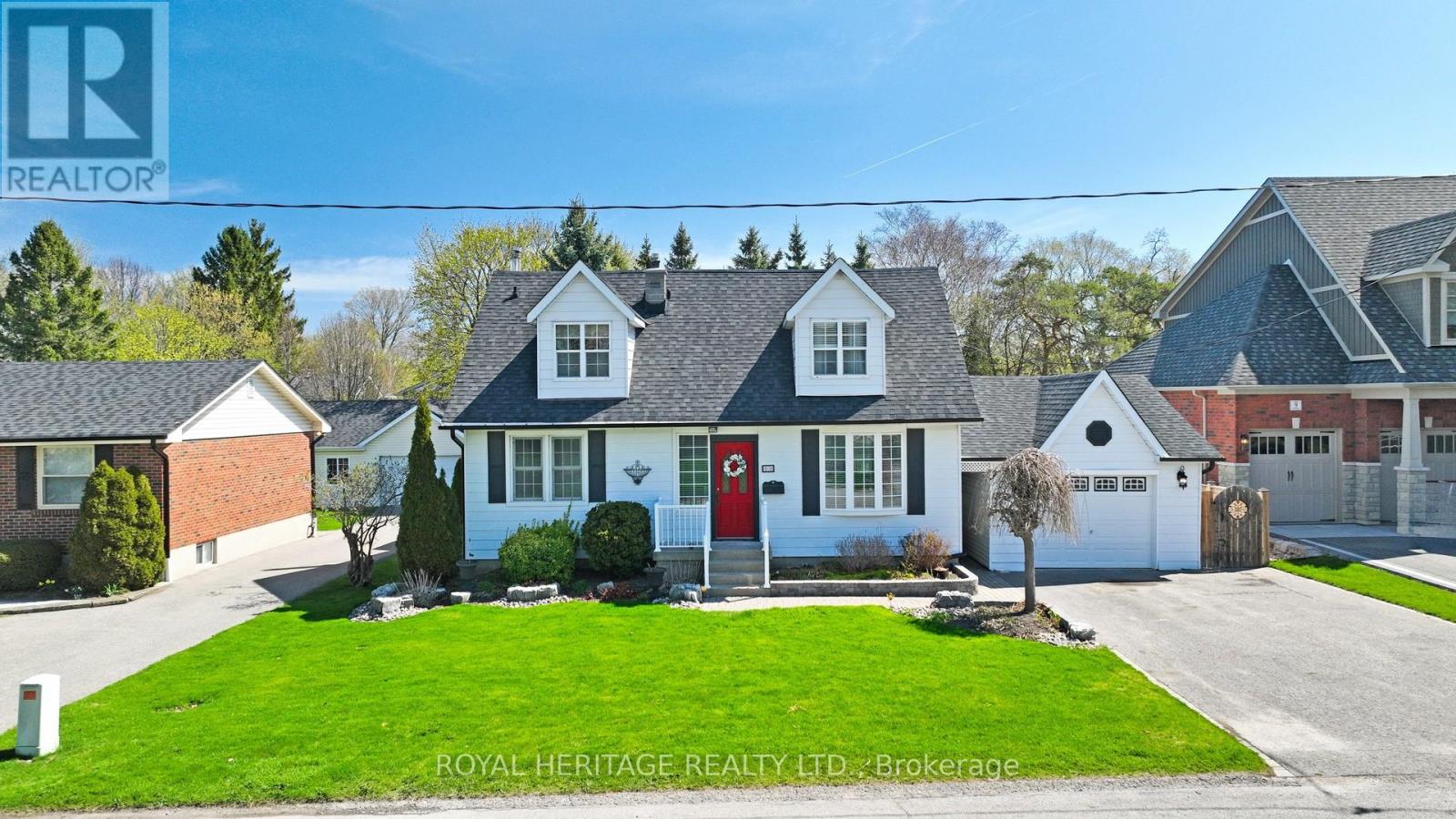 11 DURHAM STREET, Whitby, Ontario
