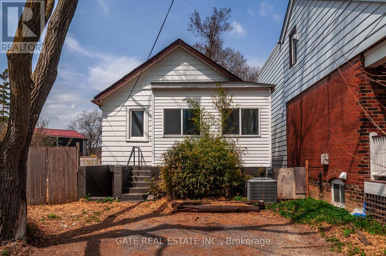 1 Mcintosh Street, Toronto, Ontario  M1N 3Y3 - Photo 1 - E12189057