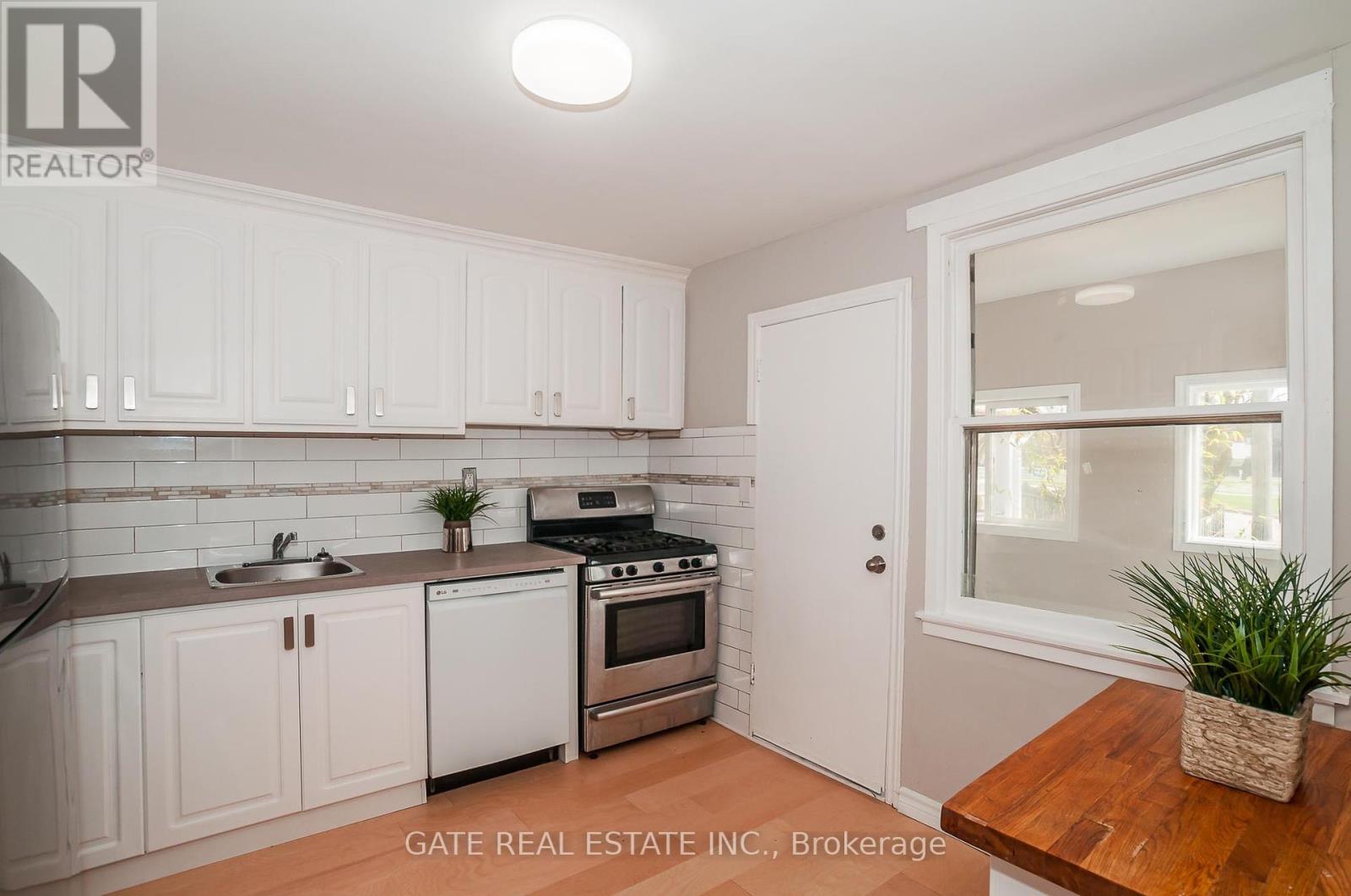 1 Mcintosh Street, Toronto, Ontario  M1N 3Y3 - Photo 8 - E12189057