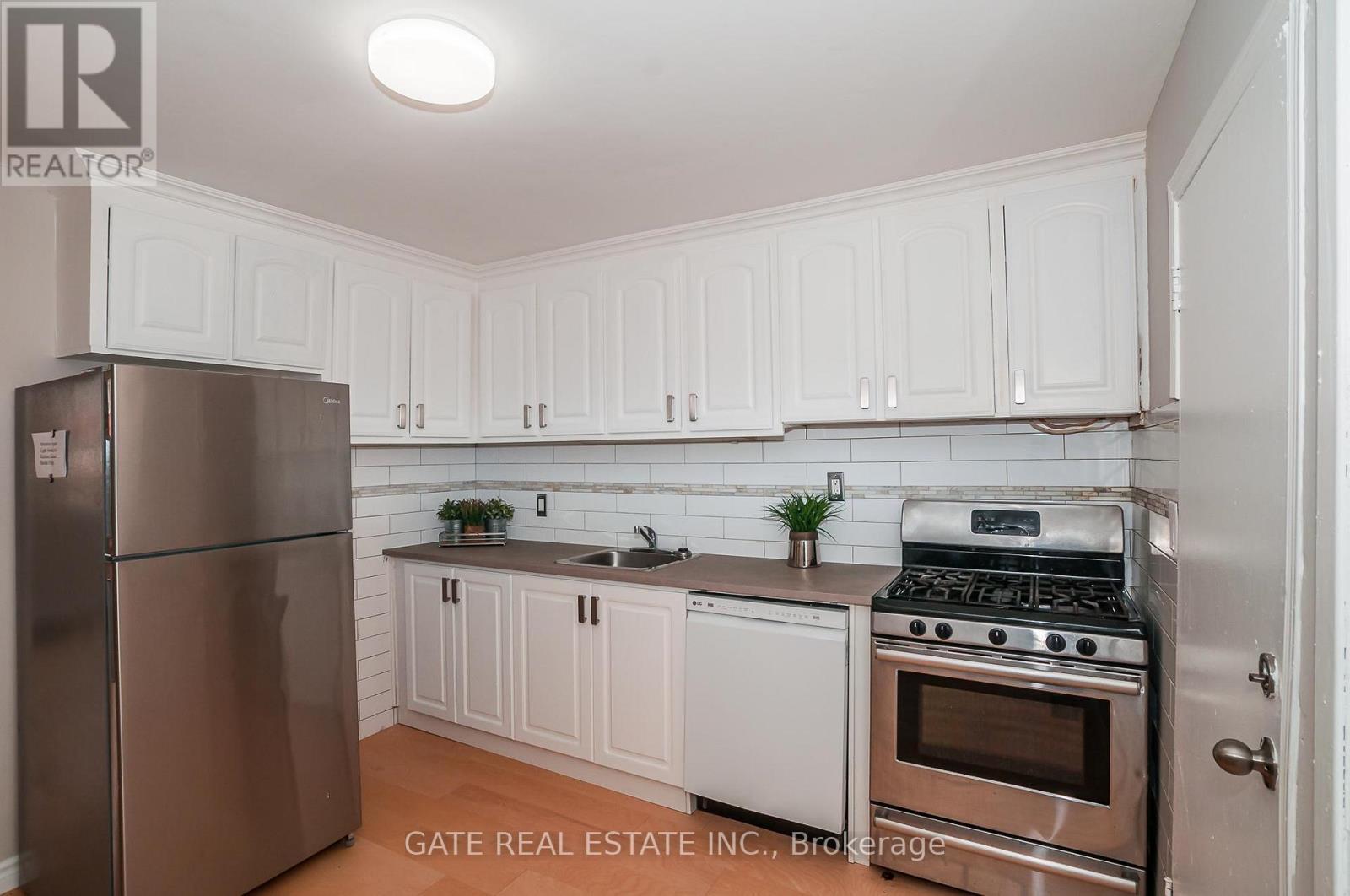 1 Mcintosh Street, Toronto, Ontario  M1N 3Y3 - Photo 9 - E12189057