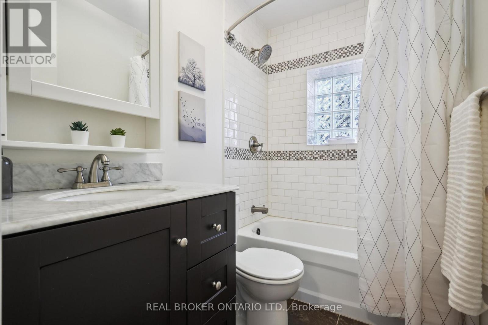 105 Wiley Avenue, Toronto, Ontario  M4J 3W5 - Photo 18 - E12189097