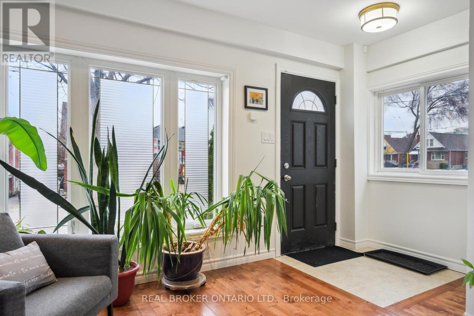 105 Wiley Avenue, Toronto, Ontario  M4J 3W5 - Photo 3 - E12189097