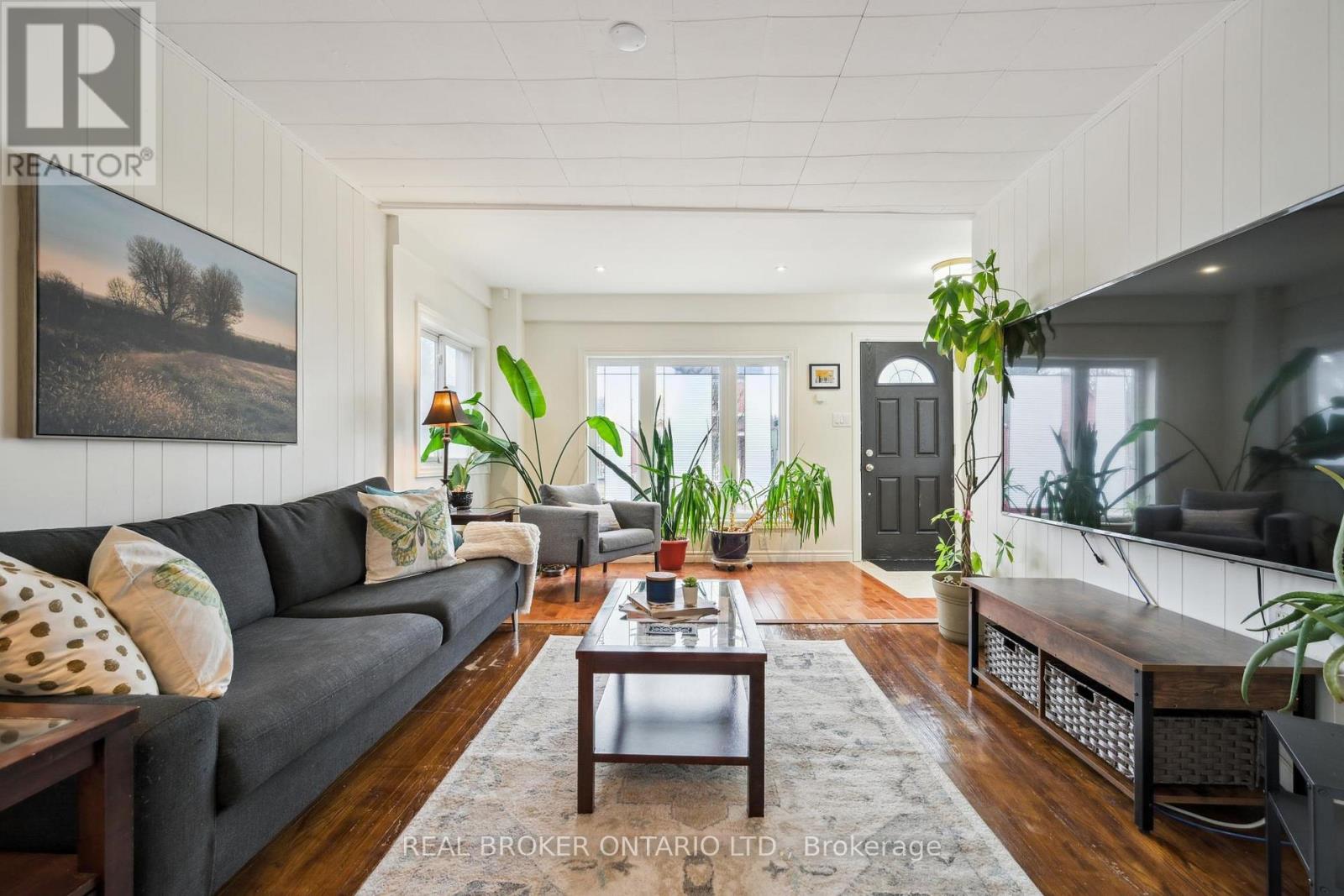 105 Wiley Avenue, Toronto, Ontario  M4J 3W5 - Photo 6 - E12189097