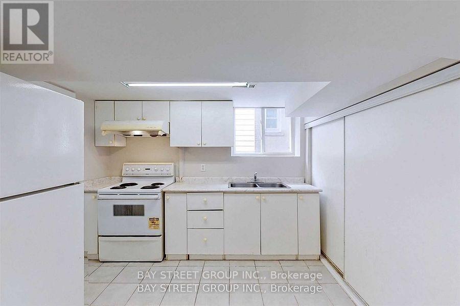 Lower - 15 Charlemont Crescent, Toronto, Ontario  M1T 1M3 - Photo 3 - E12189106